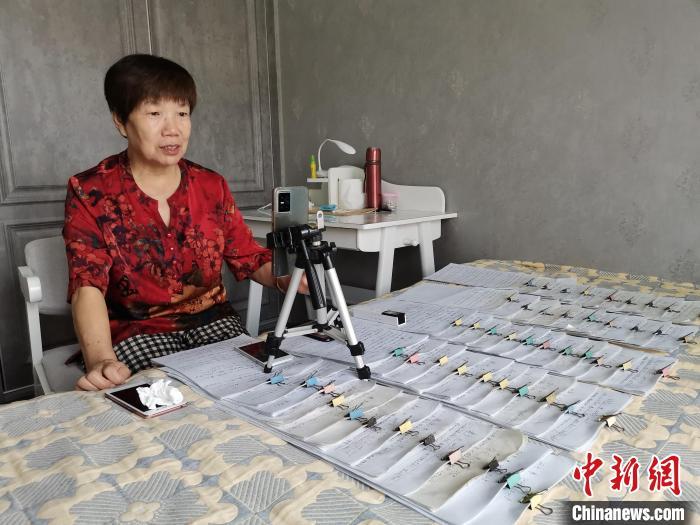 河北农村大妈乐当"网络红娘" 5年撮合逾1300人喜结良缘